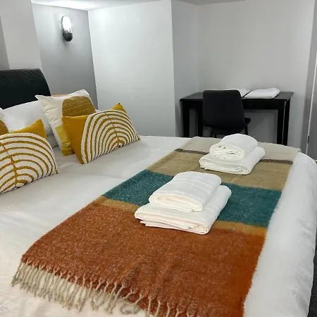 Airport Hideaway Apartamento Manchester Exterior foto