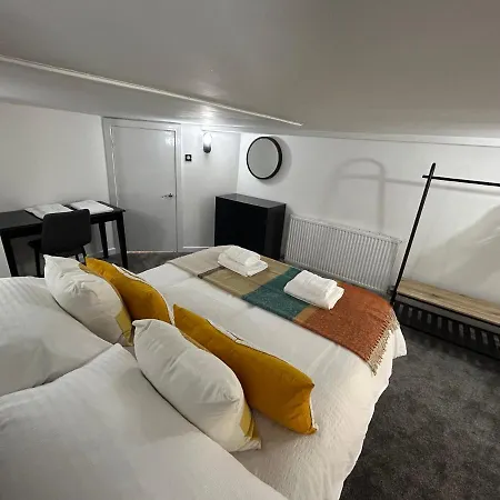 Airport Hideaway Apartamento Manchester Exterior foto